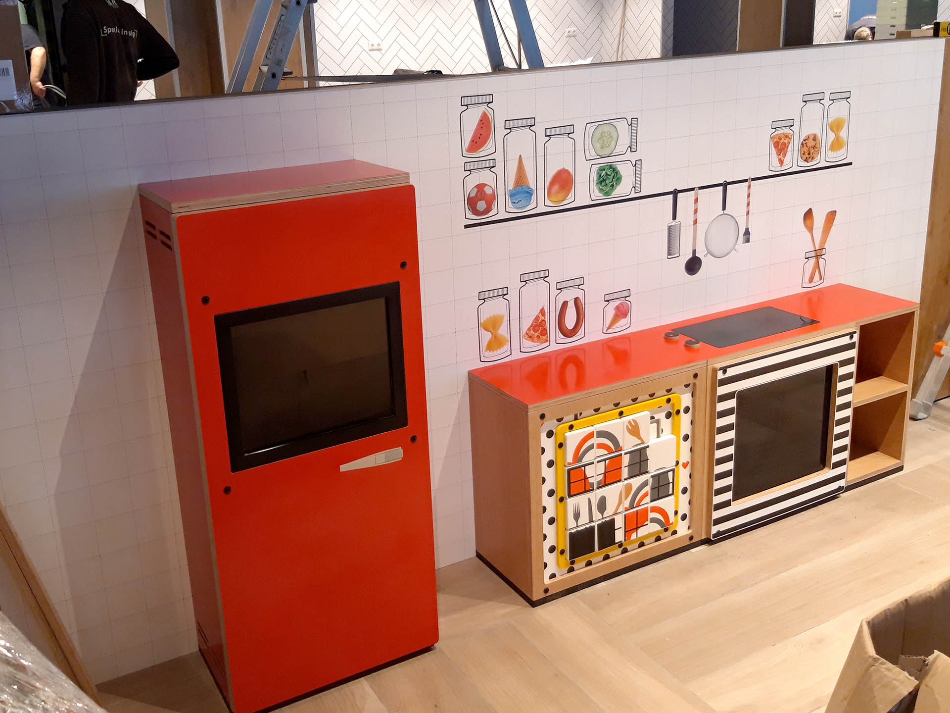 Kinderkeuken winkel Hema Op deze afbeelding ziet u een kinderkeuken voor winkel Hema