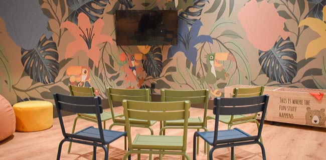 Hotel Van der Valk Venlo tropische retro nostalgische speelhoek Hotel Van der Valk Venlo tropische retro nostalgische speelhoek