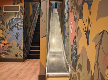 Hotel Van der Valk Venlo tropische retro nostalgische speelhoek Hotel Van der Valk Venlo tropische retro nostalgische speelhoek