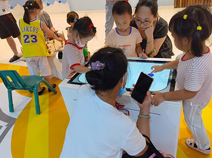 Super Wings kids club Xintian 360 Plaza Shanghai IKC Delta 43 inch Touchtable Super Wings kids club Xintian 360 Plaza Shanghai IKC Delta 43 inch Touchtable