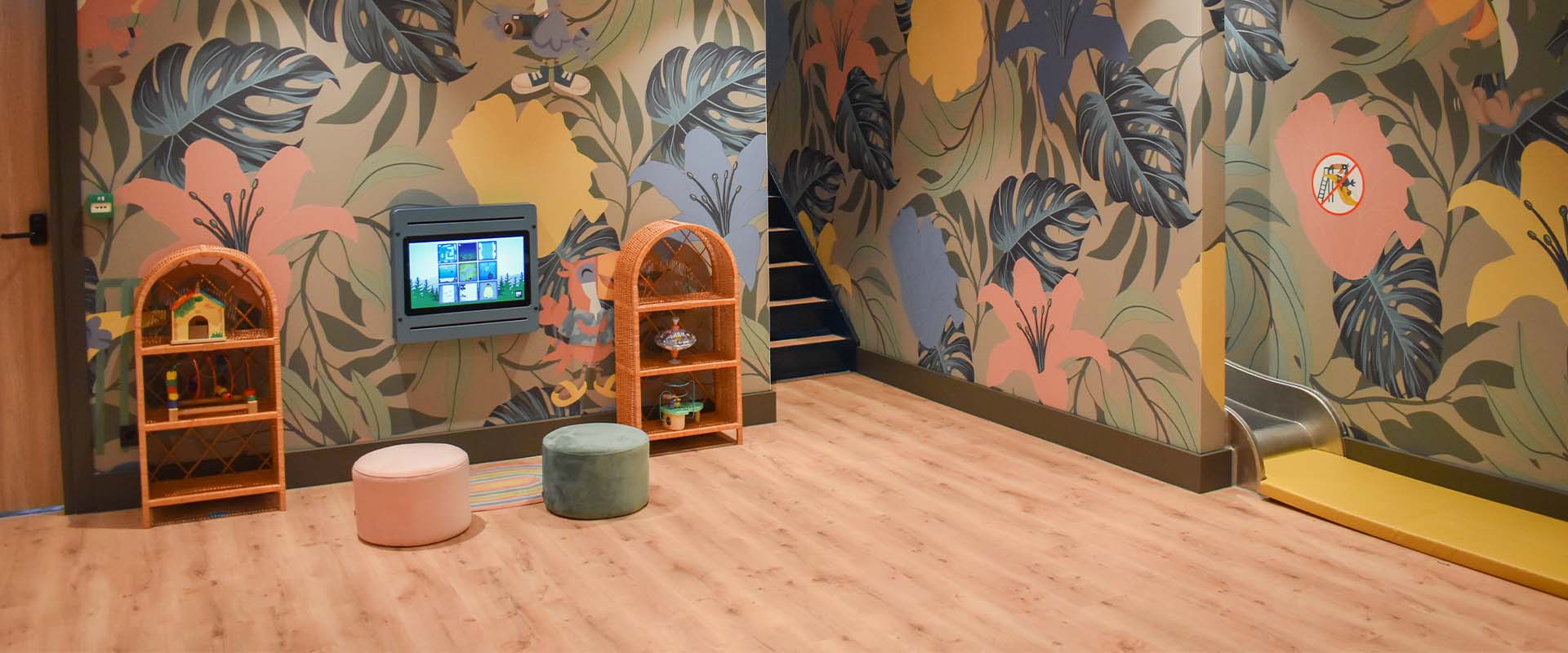Hotel Van der Valk Venlo tropische retro nostalgische speelhoek Hotel Van der Valk Venlo tropische retro nostalgische speelhoek