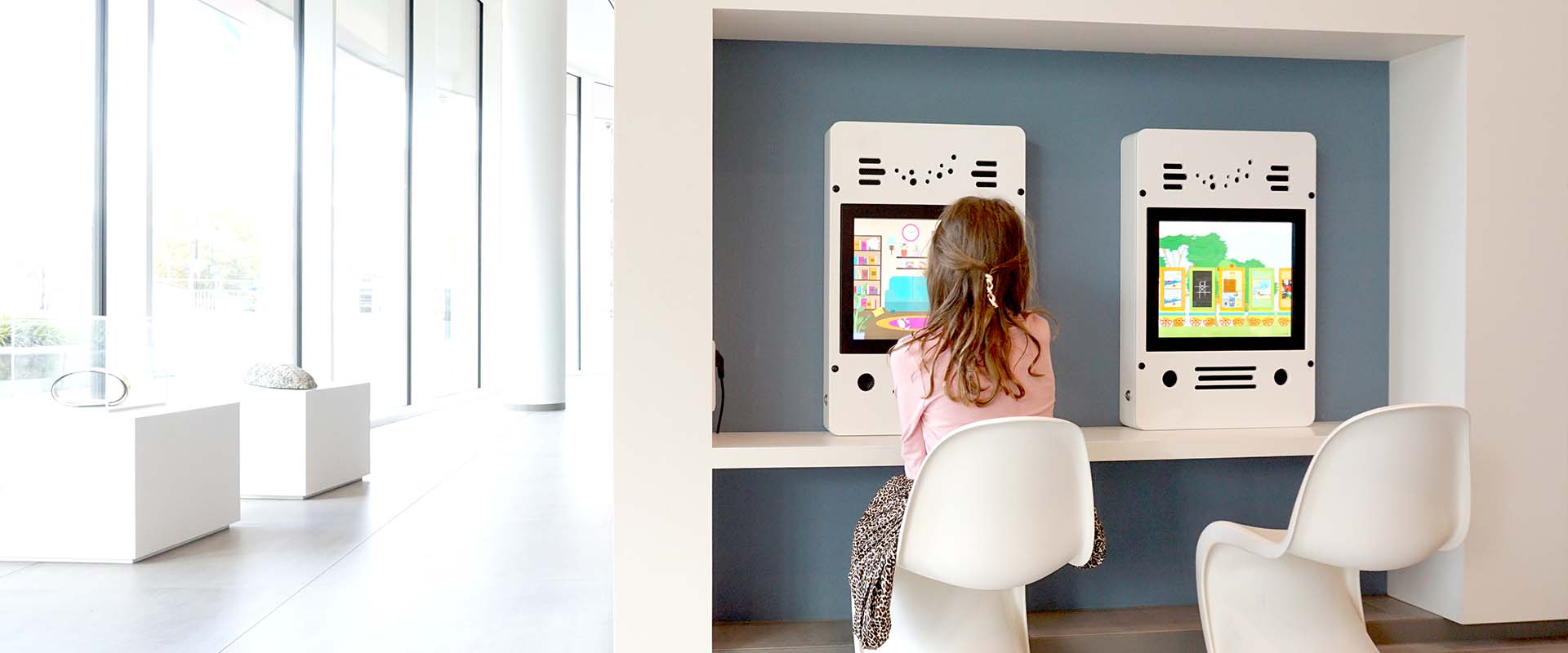 Városháza Almelo I két interaktív játékrendszer a várakozás megkönnyítésére