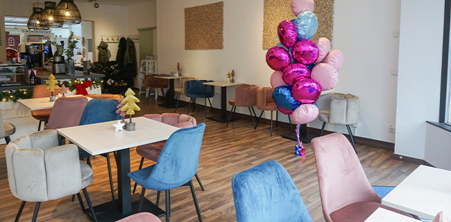 IKC speelhoek met keukentje voor kinderen in kindercafe Bude Eins in Pempelfort Duitsland IKC speelhoek met keukentje voor kinderen in kindercafe Bude Eins in Pempelfort Duitsland
