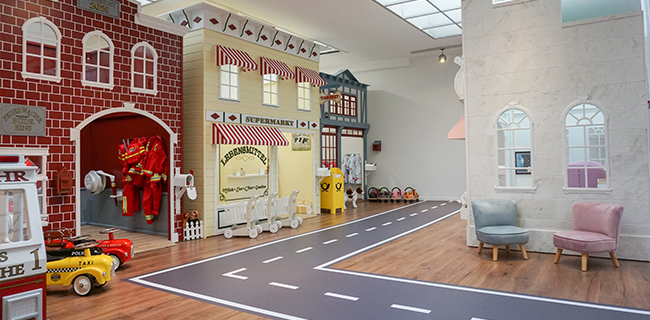 IKC speelhoek met keukentje voor kinderen in kindercafe Bude Eins in Pempelfort Duitsland IKC speelhoek met keukentje voor kinderen in kindercafe Bude Eins in Pempelfort Duitsland