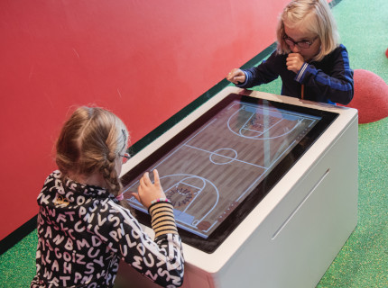 touchtable speeltafel bij KFC restaurants voor nog meer speelplezier en een goede klantervaring