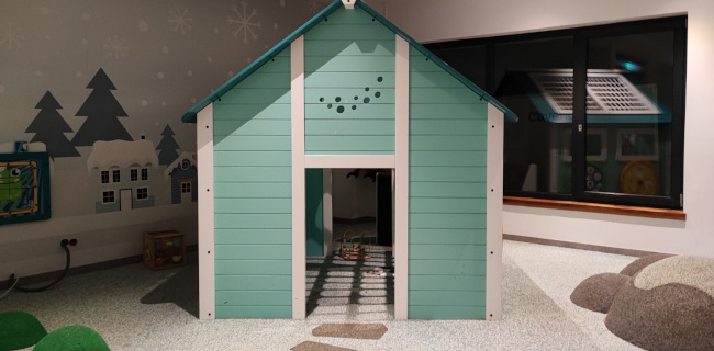 speelhuis op epdm speelvloer binnenspeeltuin in winters thema speelhuis op epdm speelvloer binnenspeeltuin in winters thema